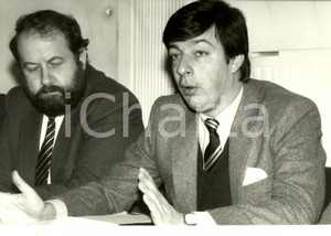 Fotografia d epoca originale 1981 FRANCIA Didier BARIANI Parti RadicalSocialiste conférence de presse Photo 1