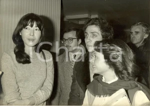 Fotografia d epoca originale 1981 ROISSYENFRANCE Liza ALEXEEVA raggiungerÃ  il marito negli USA Fotografia 1