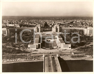 Fotografia d epoca originale 1955 ca PARIS Palais de CHAILLOT Headquarters of NATO Aerial view Photo 1