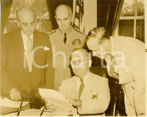 Fotografia d epoca originale 1945 WASHINGTON USA Harry TRUMAN William Daniel LEAHY Harry HOPKINS Photograph 1