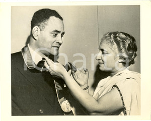 Fotografia d epoca originale 1950 ca HOLLYWOOD USA Ralph JOHNSON BUNCHE e Vijaya LAKSHMI PANDIT Fotografia 1