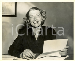 Fotografia d epoca originale 1950 ca NEW YORK Frieda HANNOCK lawyer USA Federal Communications Commission 1