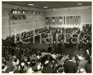 Fotografia d epoca originale 1952 PARIS Palais de CHAILLOT NATO Foreign Ministers before a session Photo 1