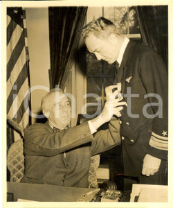 Fotografia d epoca originale 1945 WASHINGTON Franklin DELANO ROOSEVELT Richard Evelyn BYRD Legion of Merit 1