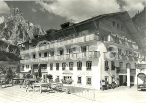 Cartolina originale da collezione 1959 CORVARA IN BADIA BZ Veduta dell Hotel POSTA ZIRM e DOLOMITI Cartolina FG 1
