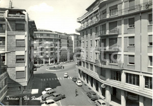 Cartolina originale da collezione 1964 TREVISO Veduta di Via Roma FIAT 500 TOPOLINO Cartolina ANIMATA FG VG 1
