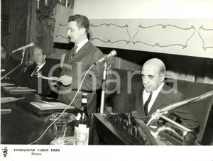 Fotografia d epoca originale 1969 MILANO Fondazione CARLO ERBA Convegno INISM durante uno dei discorsi Foto 1
