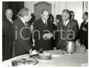Fotografia d epoca originale 1969 ROMA Convegno ISLE Umberto COZZOLINI Presidente al pranzo ufficiale Foto 1