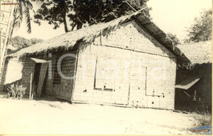 Fotografia d epoca originale 1955 ca CAMBOGIA Scuola CHAU PONHEA HOK Classe costruita in paglia Fotografia 1