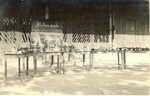 Fotografia d epoca originale 1955 ca BOEUNG KENG KANG Cambodia Oggetti creati da alunni scuolaatelier Foto 1