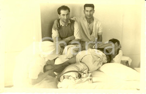 Fotografia d epoca originale 1941 WW2 BOLOGNA Suora CROCE ROSSA con MUTILATI Ospedale SAN LEONARDO Foto 1