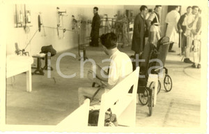 Fotografia d epoca originale 1941 WW2 BOLOGNA Ospedale SAN LEONARDO Mutilati in sala riabilitazione Foto 1