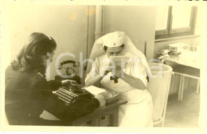 Fotografia d epoca originale 1941 WW2 BOLOGNA Ospedale SAN LEONARDO Suora CROCE ROSSA registra nuovi mutilati 1
