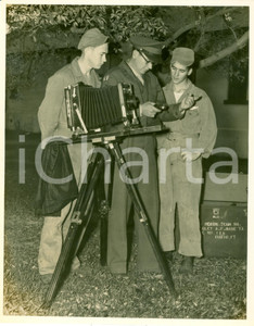 Fotografia d epoca originale 1955 ca LANGLEY VIRGINIA U.S.A.F. Allievi RECONNAISSANCE TECHNICAL SQUADRON Foto 1