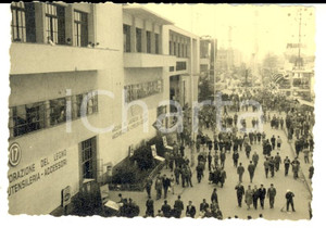 Fotografia d epoca originale 1950 ca MILANO Fiera Campionaria  Padiglioni MOTTA e lavorazione legno Foto 1