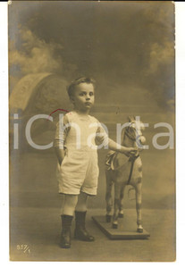 Cartolina originale da collezione 1910 INFANZIA Bambino con il suo cavalluccio Cartolina postale FP VG 1