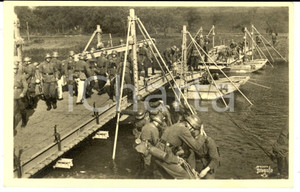 Cartolina originale da collezione 1940 ca WW2 Die WEHRMACHT  Pioniere beim Bruckenbau Postcard FP 1