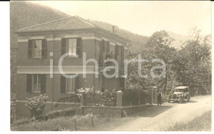 Fotografia d epoca originale 1930 ca CHIAVARI Villa padronale con automobile Foto cartolina FINATTI 1