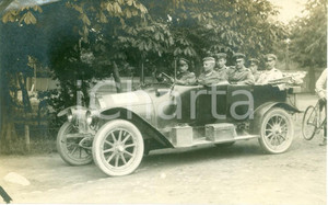 Fotografia d epoca originale 1915 LIEPAJA LATVIA WWI Ufficiali tedeschi a passeggio in automobile FOTO 1