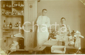 Fotografia d epoca originale 1915 JUTERBOG D WWI Ufficiali medici laboratorio farmaceutico Fotografia 1