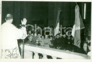 Fotografia d epoca originale 1950 ca TERNI Orfani Istituto LAZZARINI assistono alla messa Foto 1