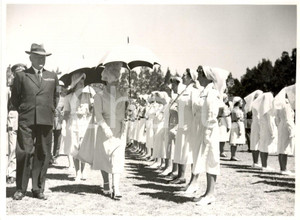 Fotografia d epoca originale 1947 SALISBURY RHODESIA Queen Elizabeth at parade of exnurses Photo 1