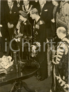 Fotografia d epoca originale 1951 LONDON Princess Elizabeth and the Duke are welcomed home from Canadian tour 1