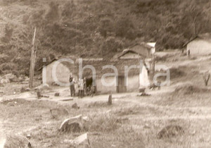 Fotografia d epoca originale 1970 ca KORHOGO COSTA D AVORIO Panoramica di villaggio con indigeni Foto 12x9 1