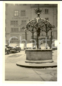 Fotografia d epoca originale 1950 ca ZURICH CH Veduta della WEINPLATZ con cappelleria BAUMANN Foto 7x10 1