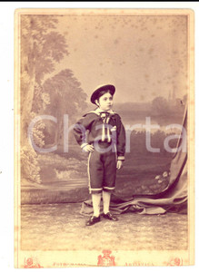 Fotografia d epoca originale 1870 ca MILANO Bambino in divisa da marinaretto Fotografia MONTABONE 1