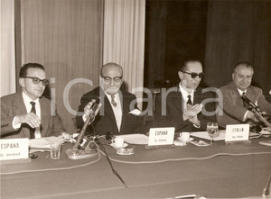 Fotografia d epoca originale 1962 MILANO Congresso Internazionale CARBION Applausi per Mr. ESTANY Foto 1