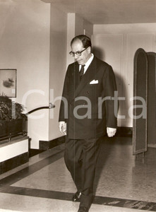 Fotografia d epoca originale 1962 MILANO Congresso Internazionale CARBION Dr. BOTTONI lascia conferenza Foto 1