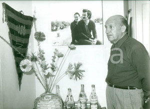 Fotografia d epoca originale 1973 MONTEVIDEO CALCIO Roberto PORTA allenatore URUGUAY Mobile MARTINI CINZANO 1