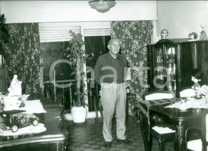 Fotografia d epoca originale 1973 MONTEVIDEO Roberto PORTA allenatore URUGUAY in salotto Fotografia 1