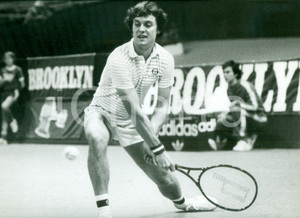 Fotografia d epoca originale 1980 ca STATI UNITI Tennis Gene MAYER durante un match Sponsor ADIDAS Fotografia 1