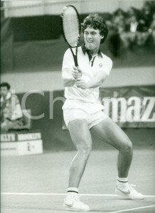 Fotografia d epoca originale 1980 ca STATI UNITI Tennis Gene MAYER durante un servizio Fotografia 1