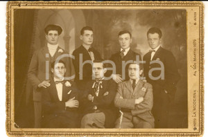 Fotografia d epoca originale 1920 ca BUENOS AIRES ARGENTINA Studenti universitari posano per il fotografo 1