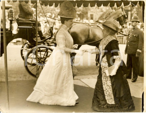 Fotografia d epoca originale 1912 LONDON PRINCE S SKATING CLUB Mary di TECK accolta a BRITISH SILK EXHIBITION 1