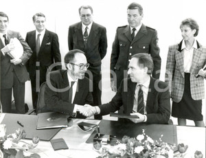 Fotografia d epoca originale 1991 BONN Wolfgang SCHAUBLE e Philippe MARCHAND accordo sul miglioramento polizia 1