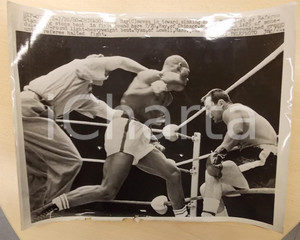 Fotografia d epoca originale 1960 CHICAGO USA BOXE Pugile Sonny RAY colpisce Billy RYAN Foto cm 36 x 28 1