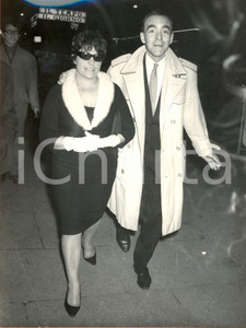 Fotografia d epoca originale 1960 ROMA DOLCE VITA Miliardario Peter Howard VANDERBILT e Rita GUARINO ? 1