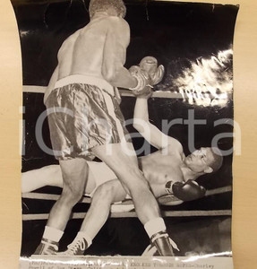 Fotografia d epoca originale 1959 MIAMI BEACH USA BOXE Pugile Charley POWELL vs Nino VALDEZ Foto 27 x 37 1