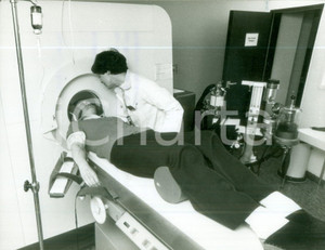 Fotografia d epoca originale 1990 ca BONN DE I nuovi macchinari RONTGEN per la diagnosi delle malattie Foto 1