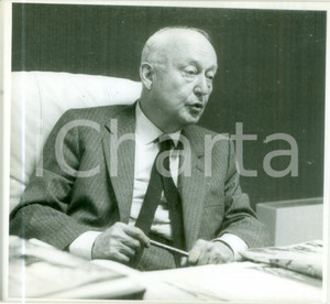 Fotografia d epoca originale 1990 ca STRASBOURG Politico Pierre PFLIMLIN interviene a una riunione Fotografia 1