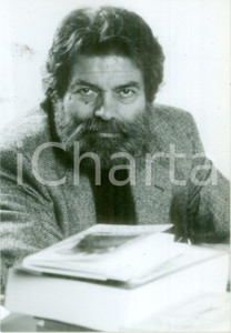 Fotografia d epoca originale 1995 PARIS Lo scrittore Marek HALTER nel suo studio Fotografia 1