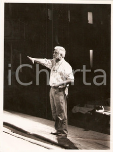 Fotografia d epoca originale 1990 PESARO Teatro Rossini Luca RONCONI durante prove RICCIARDO E ZORAIDE Foto 1