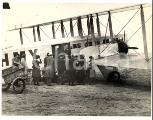 Fotografia d epoca originale 1919 1959 PARIS AVIAZIONE Passeggeri all imbarco primo volo internazionale 1 1
