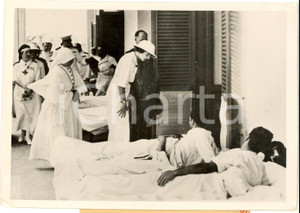 Fotografia d epoca originale 1936 AOI MASSAUA Principessa di Piemonte visita i feriti in ospedale Foto 1