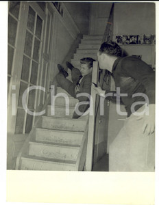 Fotografia d epoca originale 1960 ca PARIS Scuola di CINEMA  Lezione sulla caduta da una scala Foto 1