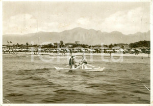 Cartolina originale da collezione 1939 MARINA DI PIETRASANTA In moscone sulla spiaggia di FIUMETTO Cartolina FG VG 1